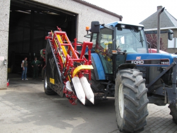 Leek harvester – automatic box filling